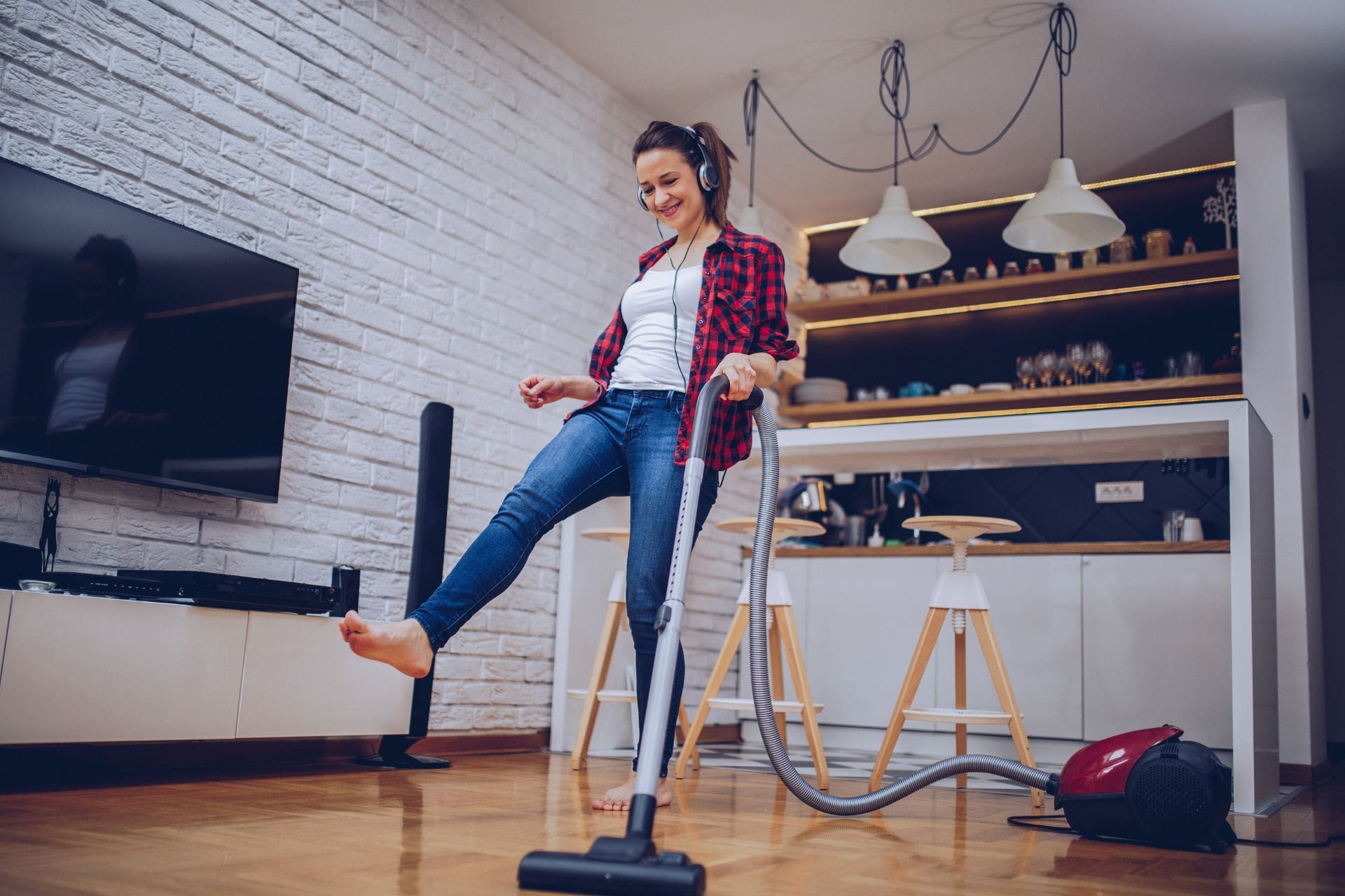 7 Tricks To Motivate Yourself To Get Some Cleaning Done